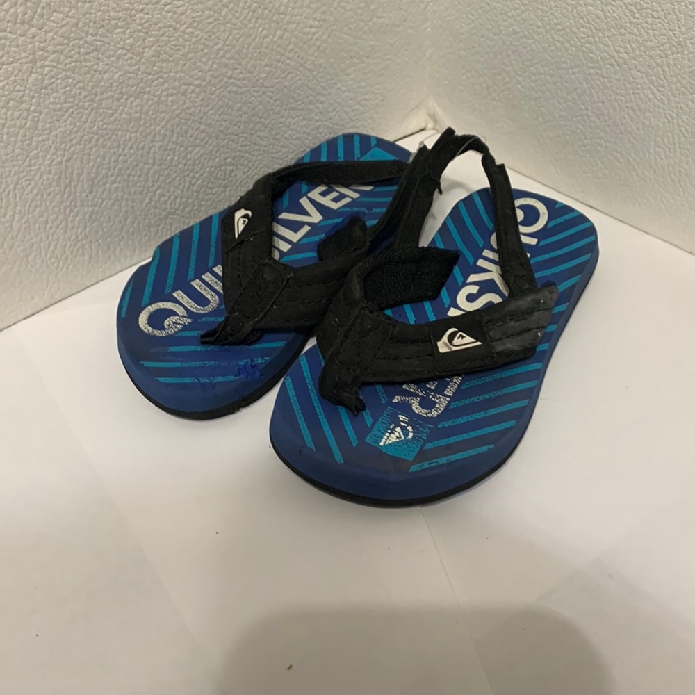 Quicksilver flip flops
